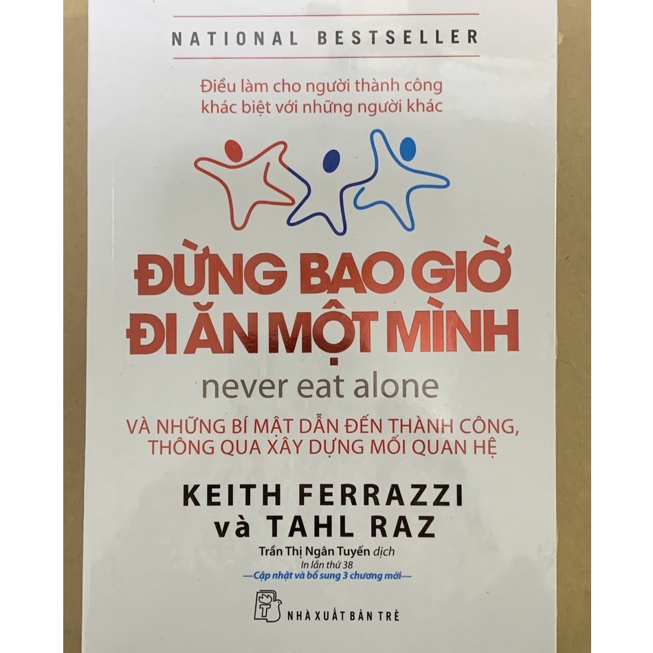Sách - Đừng Bao Giờ Đi Ăn Một Mình