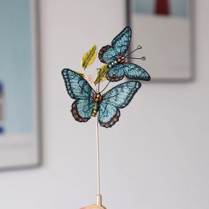 (Cao cấp) Tag cài áo vải thêu hình bướm/ cài áo bông hoa vải voan lụa sang trọng thích hợp làm quà tặng -Farfalla -FF