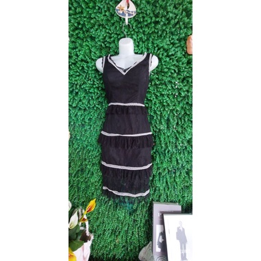 Thanh lý đầm tầng đen ren dễ thương size S có mút ngực