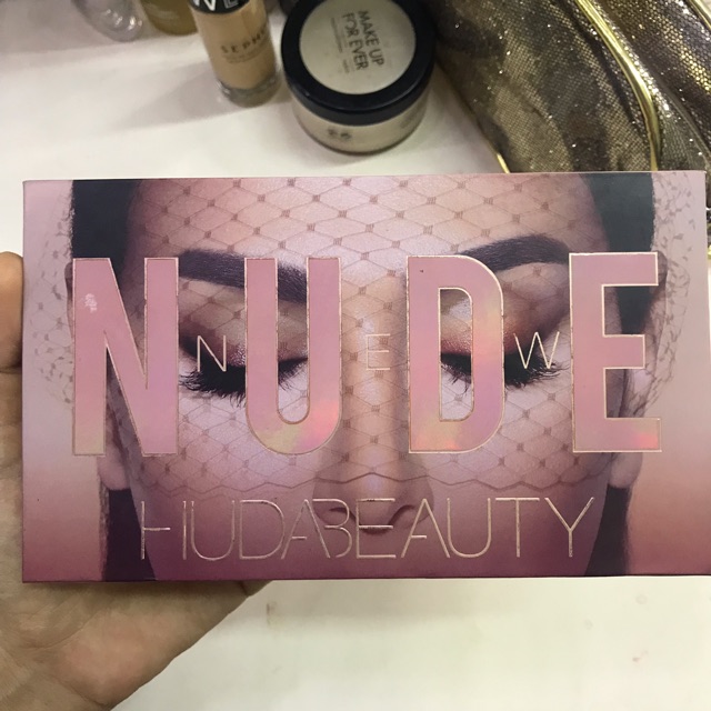 Bảng mắt huda nude
