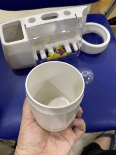 KỆ ĐỂ BÀN CHẢI - KEM ĐÁNH RĂNG KÈM LY