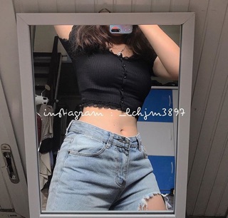 👻Áo Croptop Gân Nút Phối Ren