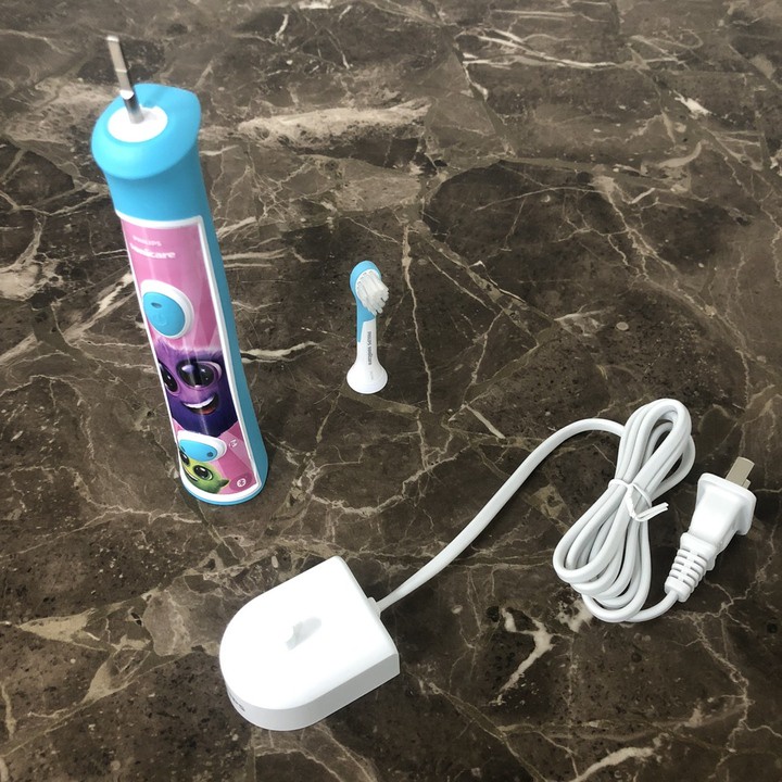 Bàn chải đánh răng điện trẻ em Philips HX6322/04 tích hợp ứng dụngPhilips Sonicare For Kids (Bảo Hành 1 Năm)