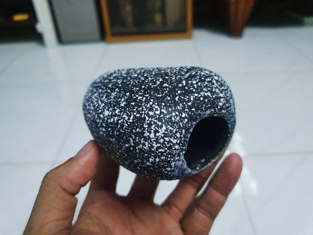 ĐÁ CÓ LỖ CÁ, TÔM, TÉP CHUI VÀO TRANG TRÍ HỒ CÁ THỦY SINH 10x8x5cm