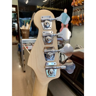 Đàn guitar bass hãng Deviser màu đỏ