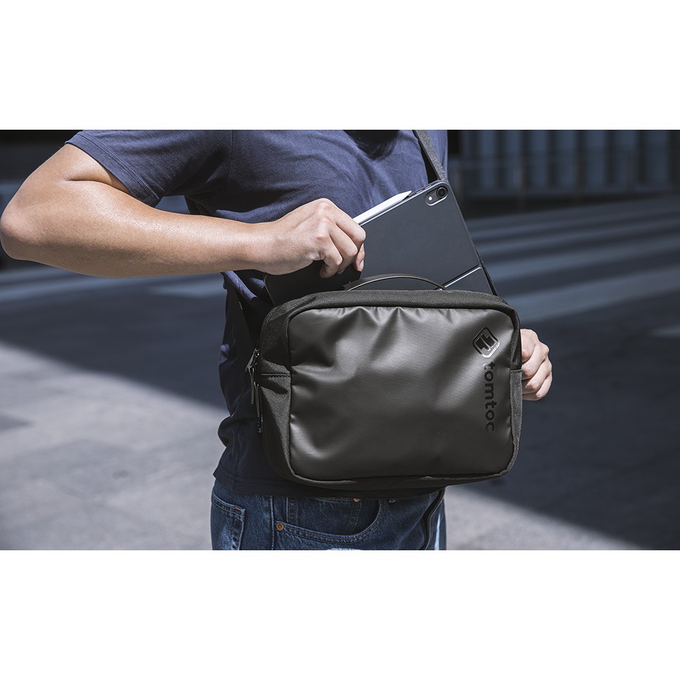 TÚI ĐEO ĐA NĂNG TOMTOC (USA) CROSSBODY FOR TECH ACCESSORIES AND IPAD MINI 7.9INCH - H02 A02D