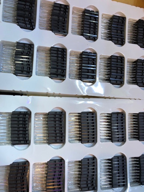 - Sò công suất C5200 hoặc A1943 .