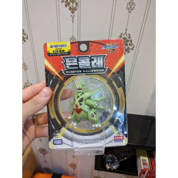Mô hình pokemon Mega Tyranitar takara tomy