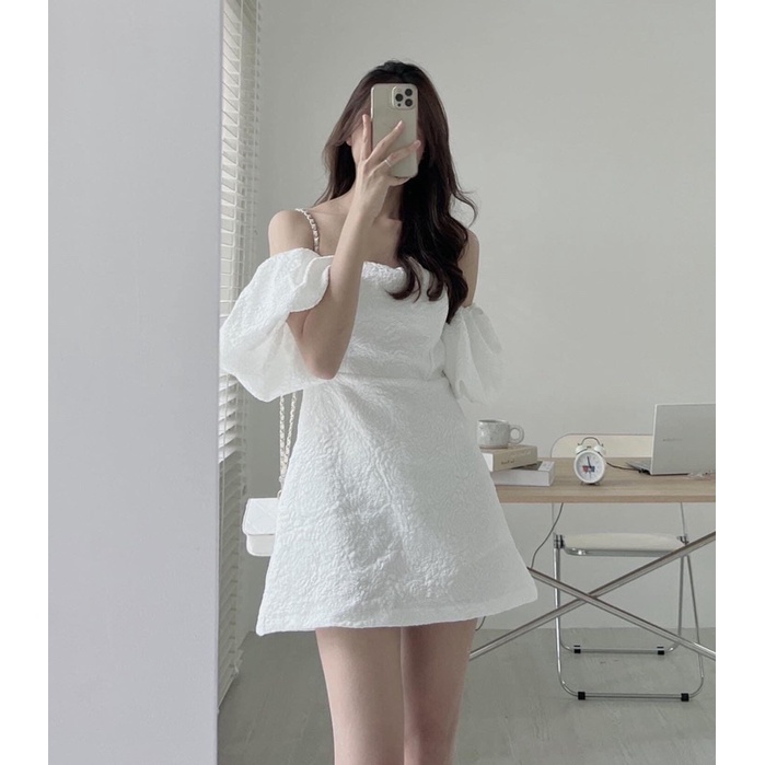 Đầm hoa nổi trễ vai tay bồng 2 màu có mút ngực