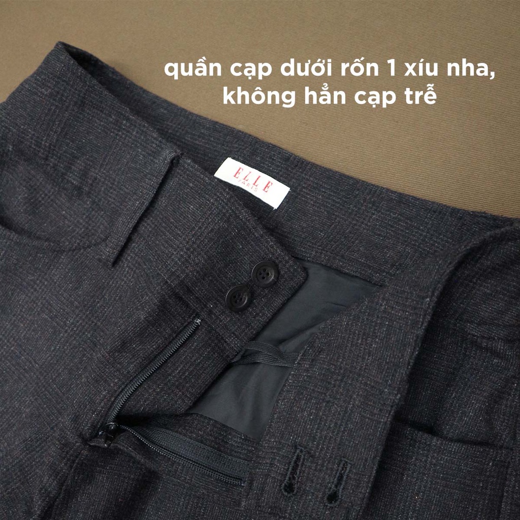 Quần dạ lửng của Elle màu đen có kẻ caro
