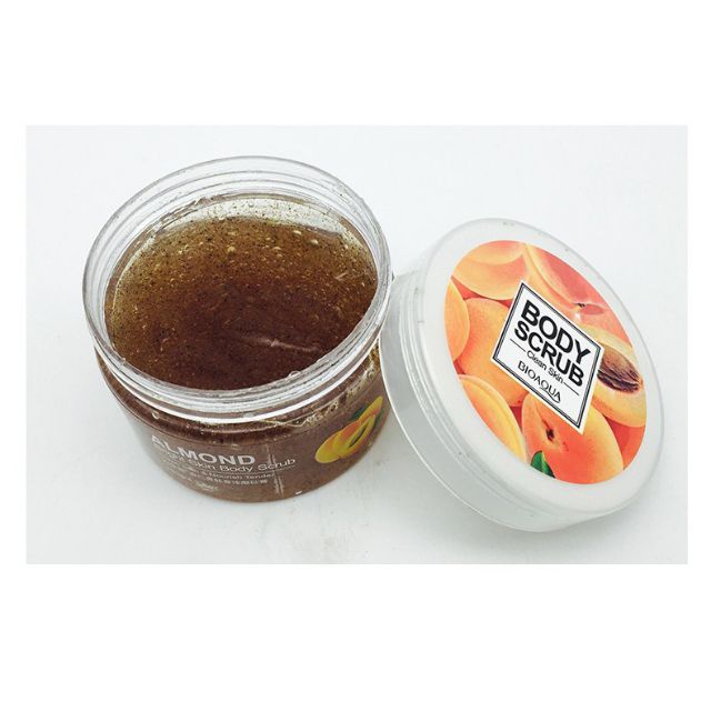 Tẩy da chết hương đào của hãng Bioaqua | BigBuy360 - bigbuy360.vn