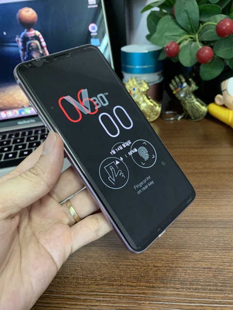 Điện Thoại LG V30 Bộ Nhớ 64G Fullbox pk zin