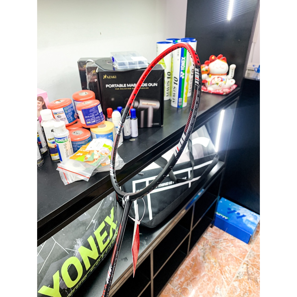 Vợt Cầu Lông VNB V200 Đỏ Chính Hãng Carbon siêu nhẹ