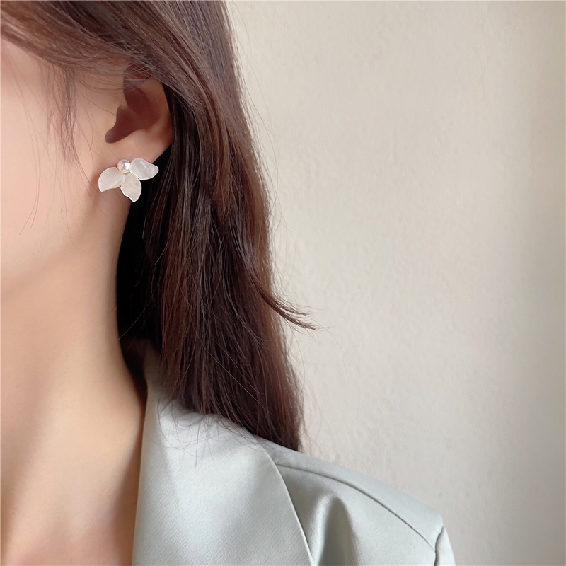 Khuyên tai kẹp không bấm lỗ chốt cố định K188 bằng hợp kim mạ vàng hình bông hoa đính hạt trai dáng ngắn Leous