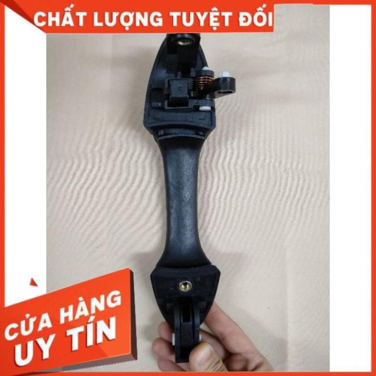 Tay mở cửa ngoài của Thaco Towner 950kg