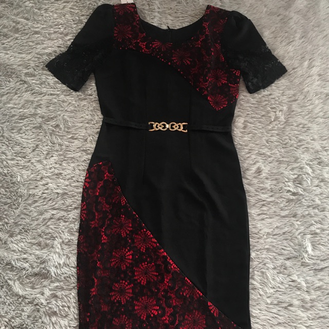 Đầm body trung niên