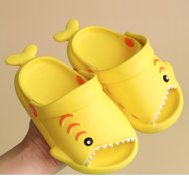 Dép bánh mỳ Baby shark cá mập có quai hậu siêu nhẹ mềm êm chân cho bé trai bé gái