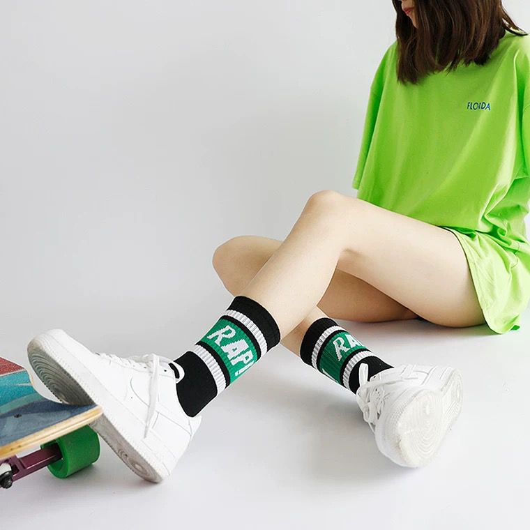 Đôi Vớ Cotton In Chữ Thời Trang Hàn Quốc Cho Nam Nữ