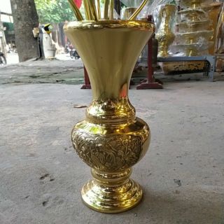Lọ hoa sen bằng đồng