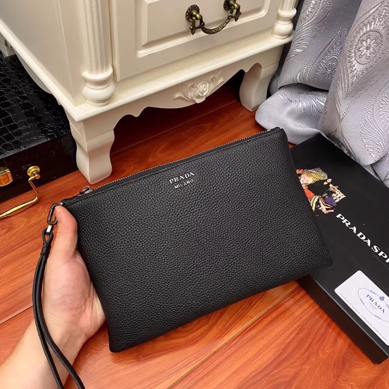 Clutch da thật cao cấp thương hiệu Prada màu đen trơn đơn giản mẫu mới