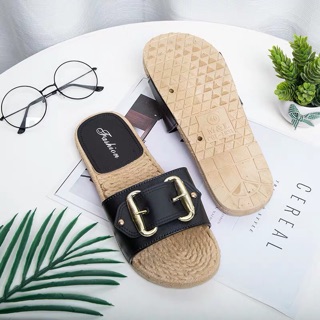 Dép cói đi biển không thấm nước