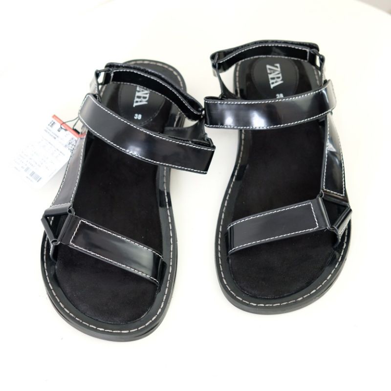 ♥ Giày sandal đế bệt thời trang cá tính idr 220 - C 375