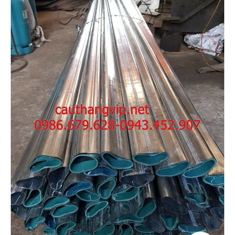 Tay vịn sắt hộp vuốt cạnh