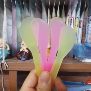 Que đắp mặt nạ