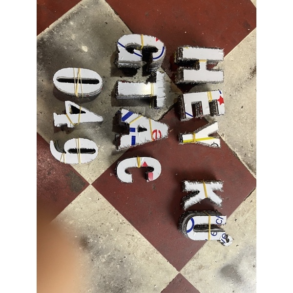 Chữ cái alu gương 6cm