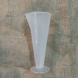 Cốc nhựa đong định lượng 100ml ( vạch chia nhỏ nhất 5ml )