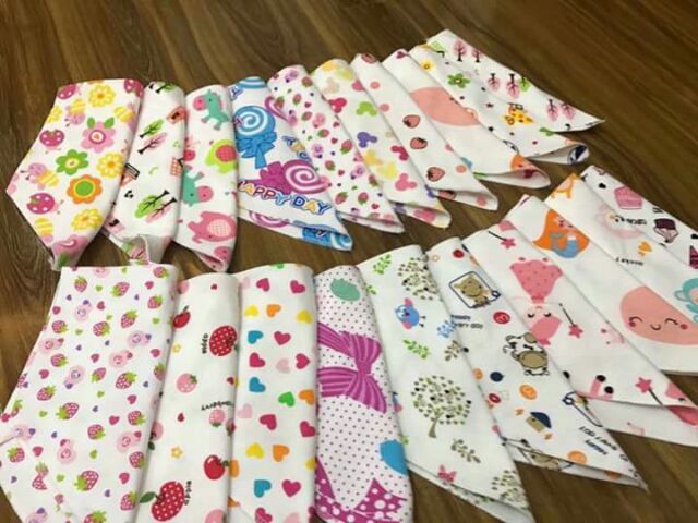 10 chiếc Yếm cho bé