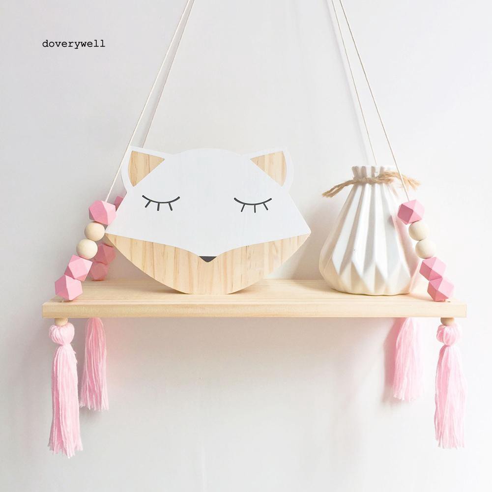 Kệ treo bằng gỗ phối hạt xỏ trang trí theo phong cách Bắc Âu đầy cá tính