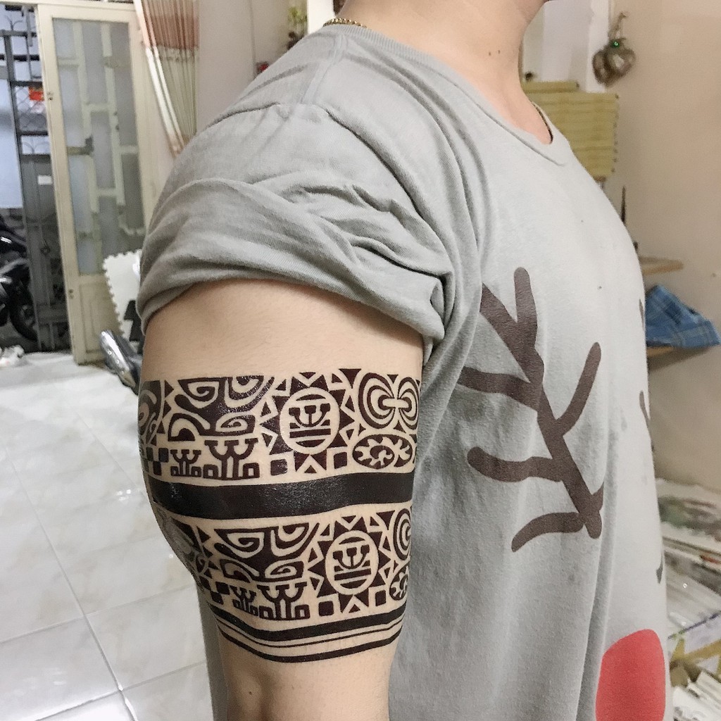 Hình xăm dán cao cấp tattoo vòng tay hoa văn 6x23cm- mua 5 tặng 1 tấm đồng size