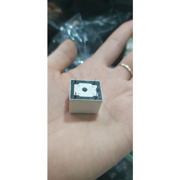 Re lay 12V - 10A - Giá 1 Con