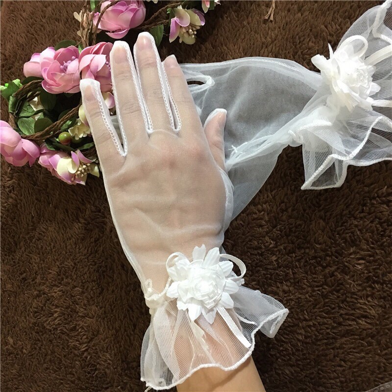 Găng tay cô dâu trắng đính hoa, phụ kiện chụp ảnh (Ảnh thật)