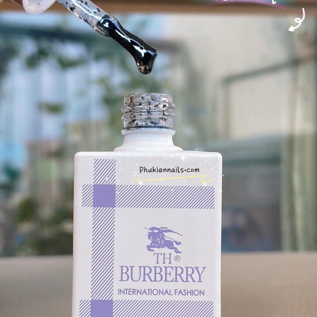 Top trứng cút Burberry Hót hít