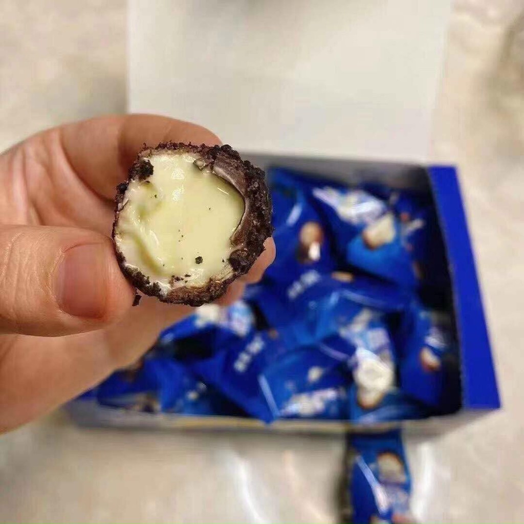 [ Cực ngon ] Bánh Oreo Socola Nhân Chảy 3 Lớp vị Socola - Dâu tây - Pho mai Siêu Ngon - Hộp 200g