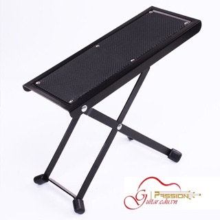 Kê chân gác chân tập đàn guitar dành cho người mới bắt đầu