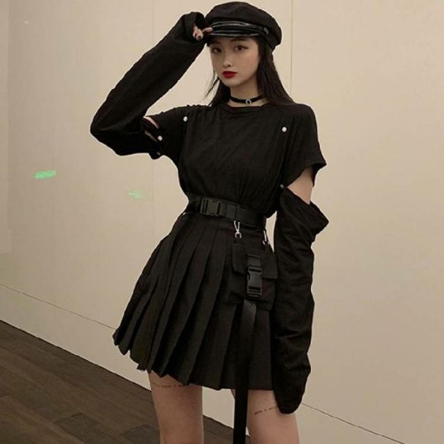 🛍 (SẴN) 🛍 Set đồ nữ cá tính - Áo thun dài tay cut-out - Chân váy xếp ly ngắn có túi kèm dây đai (Ms D16) | BigBuy360 - bigbuy360.vn