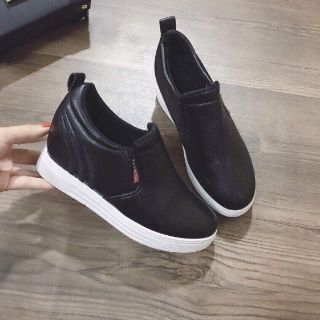 Giầy slipon độn đế chất da đẹp tuyệt vời !!!