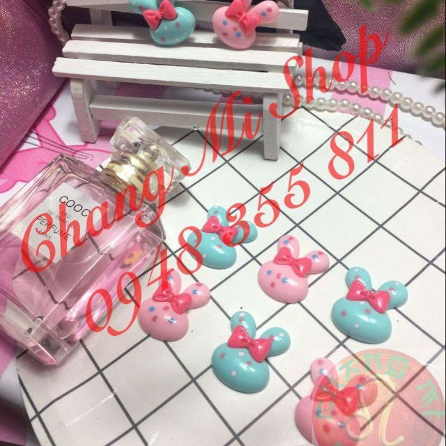 Charm thỏ nơ hồng