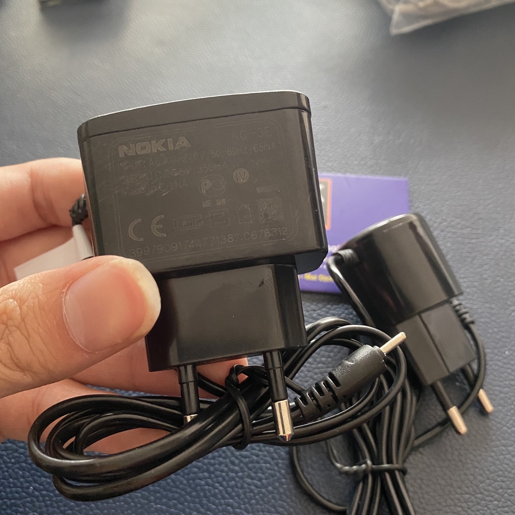 Sạc Nokia Chân Kim Mới