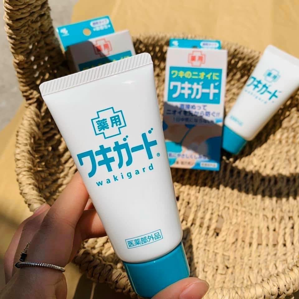 Lăn Gel Kobayashi Hỗ Trợ Khử Mùi Vùng Nách Waki - 50g