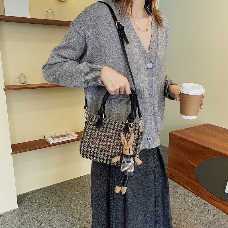 Túi đeo chéo thiết kế đơn giản thời trang mới