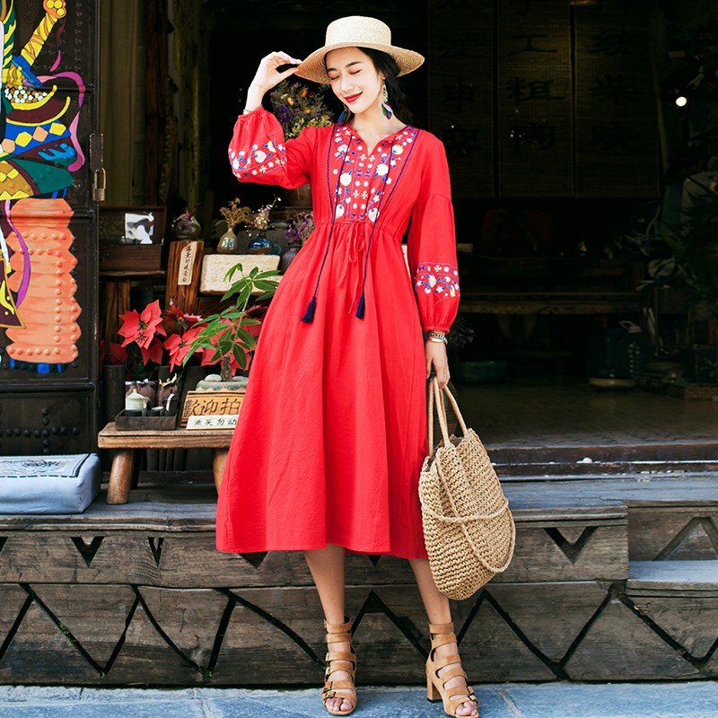 Váy boho dáng dài thêu đi du lịch