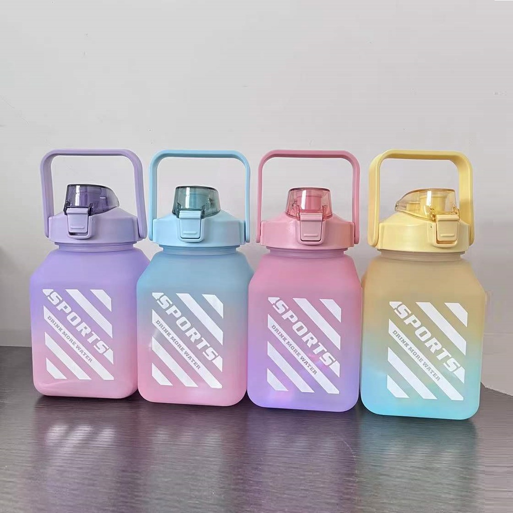 Bình Đựng Nước 1,5 Lít Có Kèm Dây (Tặng Kèm Sticker Dán 2D)