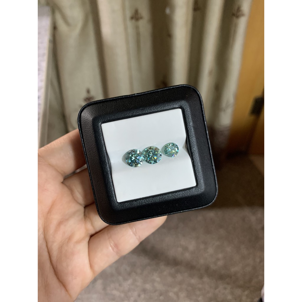 Round 6.5mm Green Moissanite