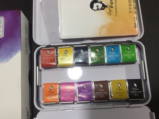 Màu nước nén Hà Lan