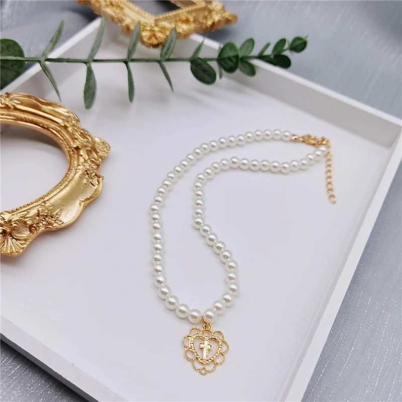 Vòng cổ Choker Ngắn Mặt Hình Thánh Giá/Trái Tim Rỗng Đính Ngọc Trai Khoét Lỗ Màu Vàng/Bạc/Vàng Kim Phong Cách Retro Harajuku Cho Nữ