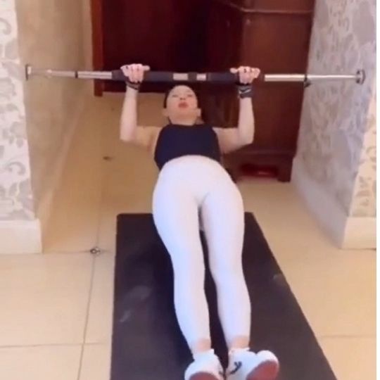 Xà đơn treo tường gắn cửa thanh đu trong nhà 95K phù hợp tập gym tại nhà tăng cơ bắp giảm mỡ bụng eo thon nam nữ
